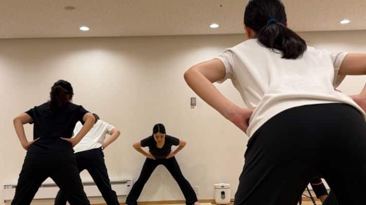 LAVAヨガレッスンの様子